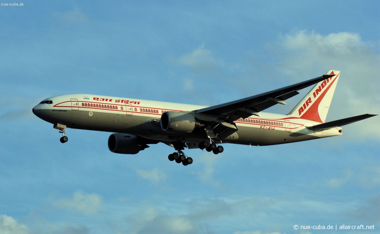 VT-AIJ · Boeing 777-222/ER · (YYZ / CYYZ)