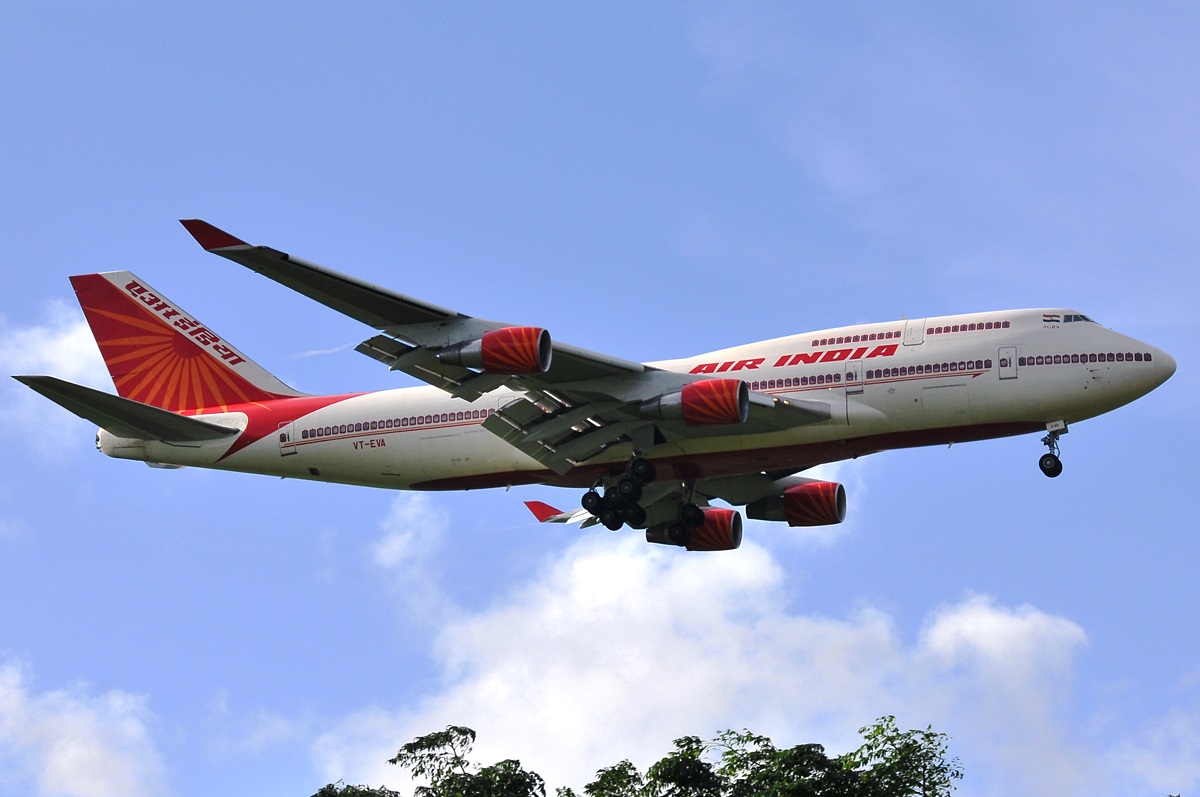 VT-EVA · Boeing 747-437 · (MRU / FIMP)