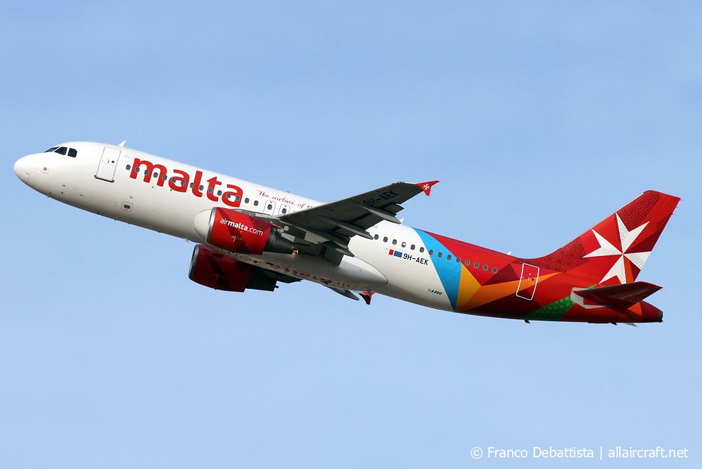 9H-AEK · Airbus A320-211 · (MLA / LMML)