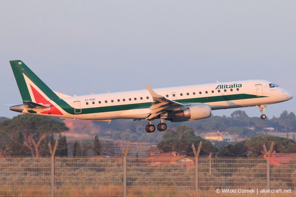 EI-RNE · Embraer 190-100STD · (FCO / LIRF)