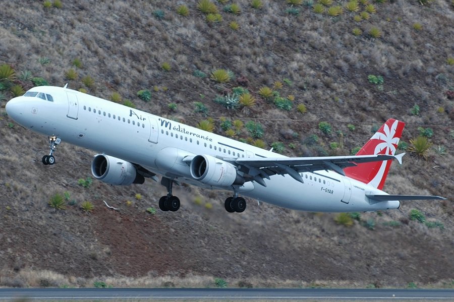 F-GYAR · Airbus A321-211 · (FNC / LPMA)