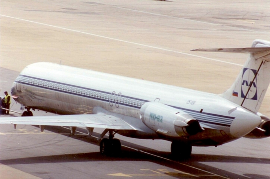 S5-ABA · McDonnell Douglas MD-82 · (LGW / EGKK)