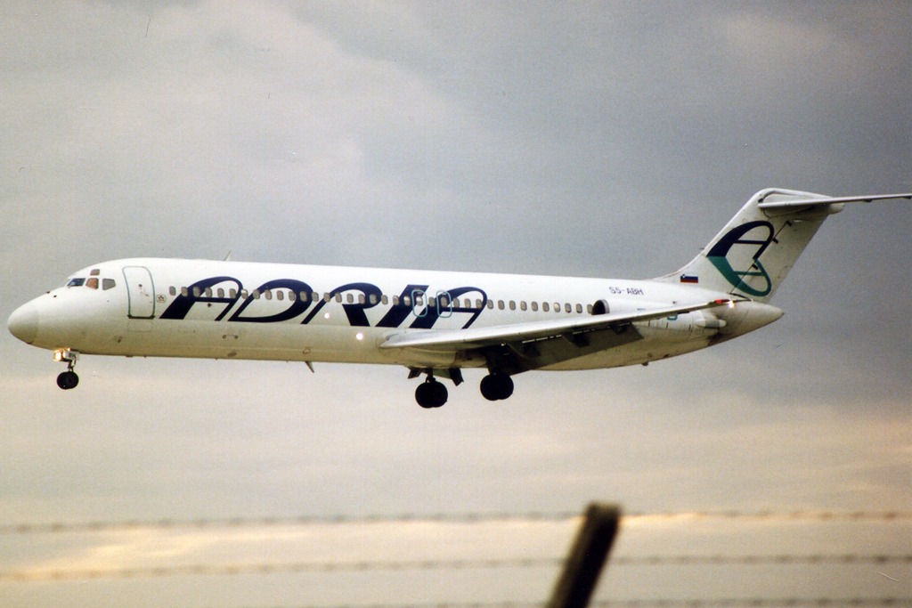 S5-ABH · McDonnell Douglas DC-9-32 · (LHR / EGLL)