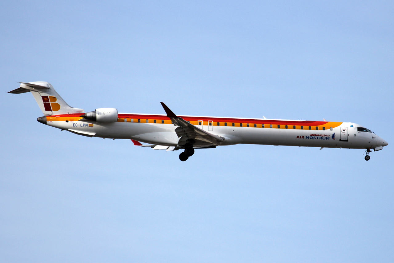 EC-LPN · Bombardier CRJ-1000 · (MAD / LEMD)