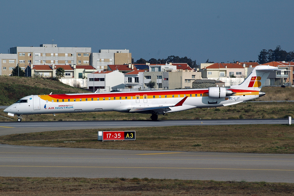 EC-LJT · Bombardier CRJ-1000 · (OPO / LPPR)