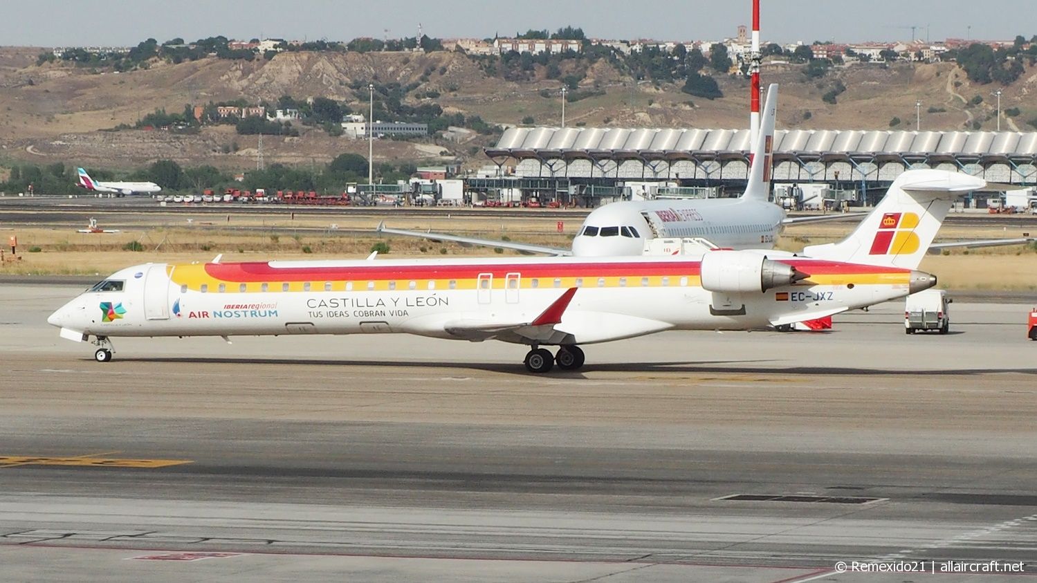 EC-JXZ · Bombardier CRJ-900ER · (MAD / LEMD)