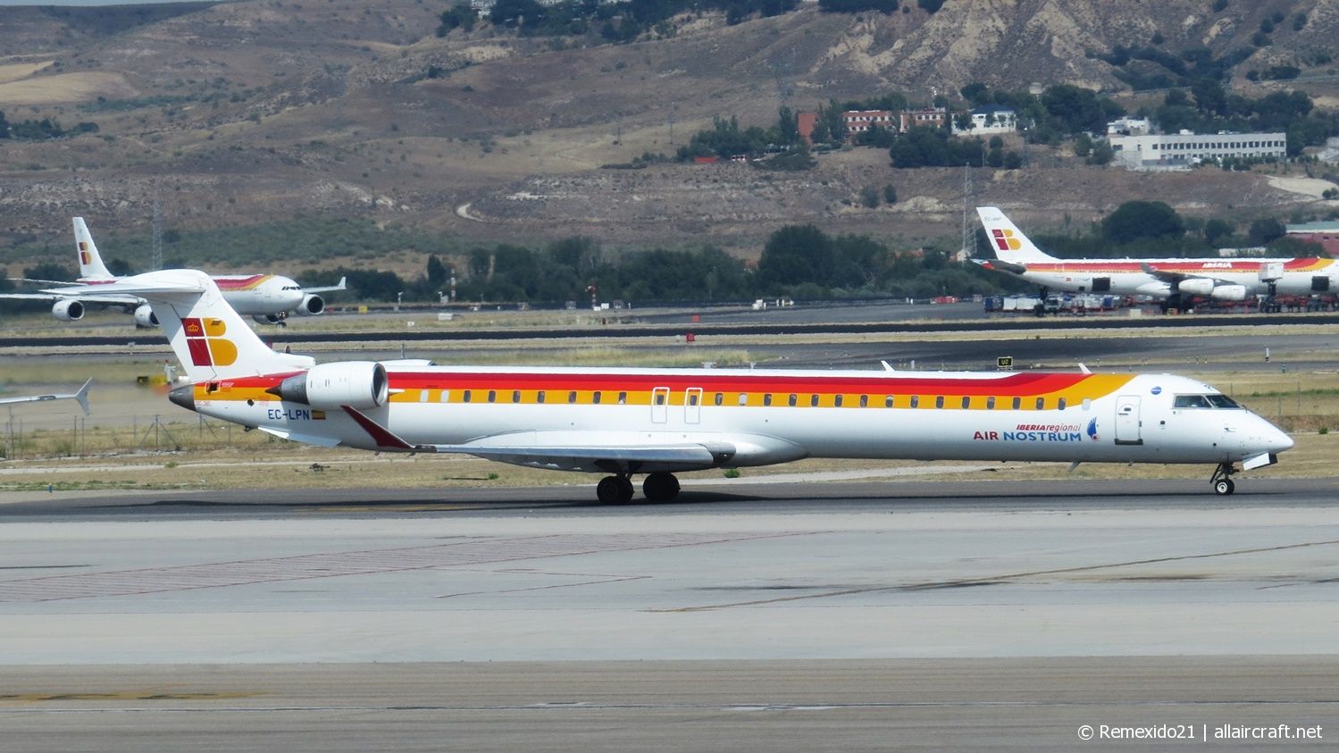 EC-LPN · Bombardier CRJ-1000 · (MAD / LEMD)