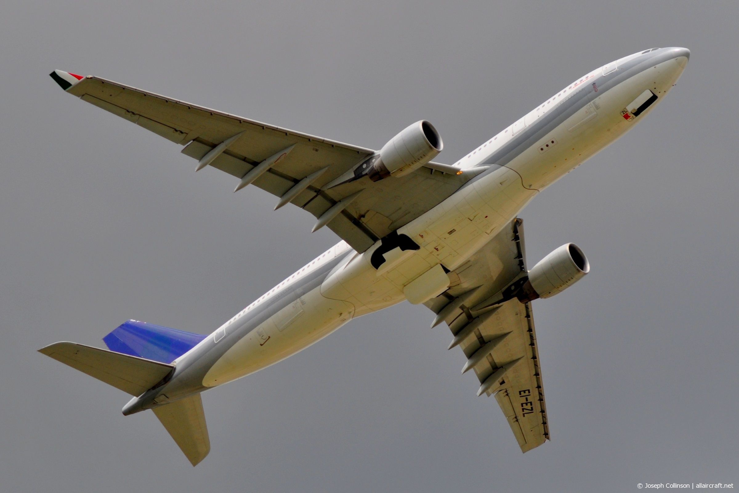 EI-EZL · Airbus A330-223 · (LHR / EGLL)