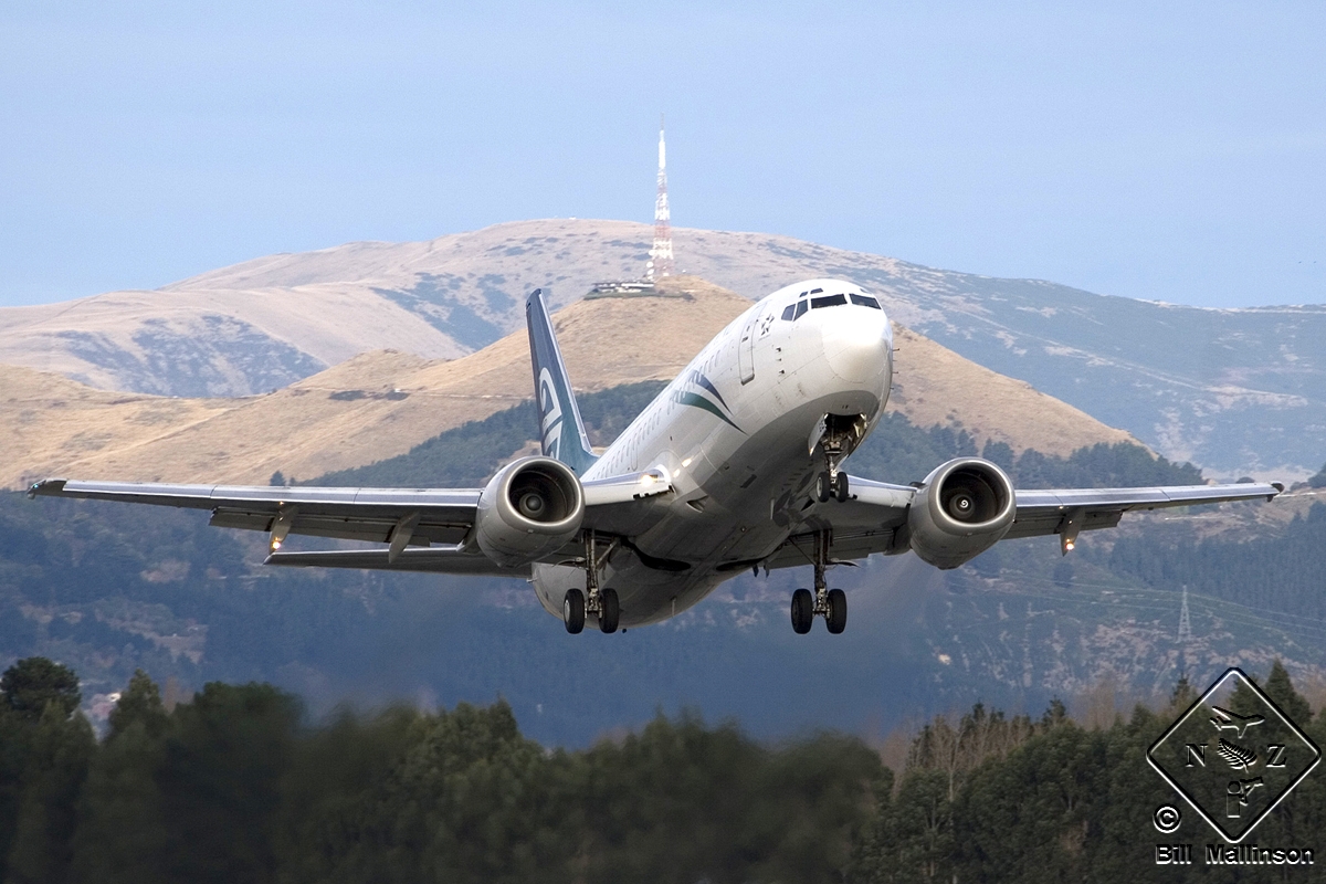 ZK-NGE · Boeing 737-3U3 · (CHC / NZCH)