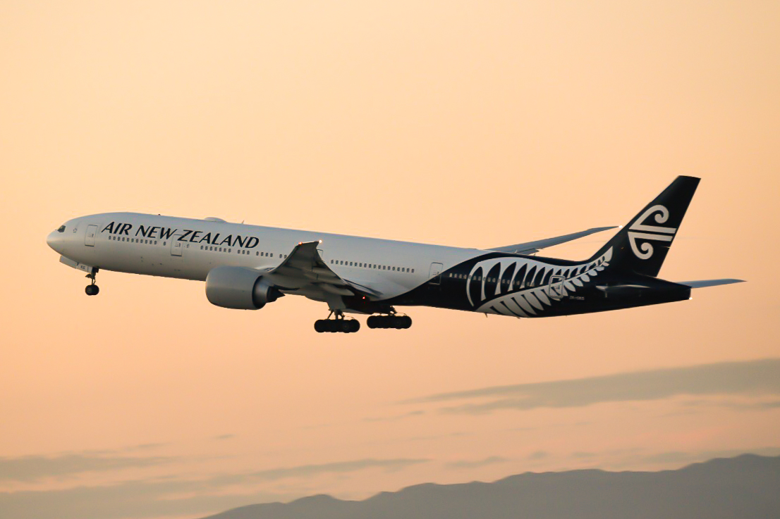 ZK-OKS · Boeing 777-319 · (LAX / KLAX)