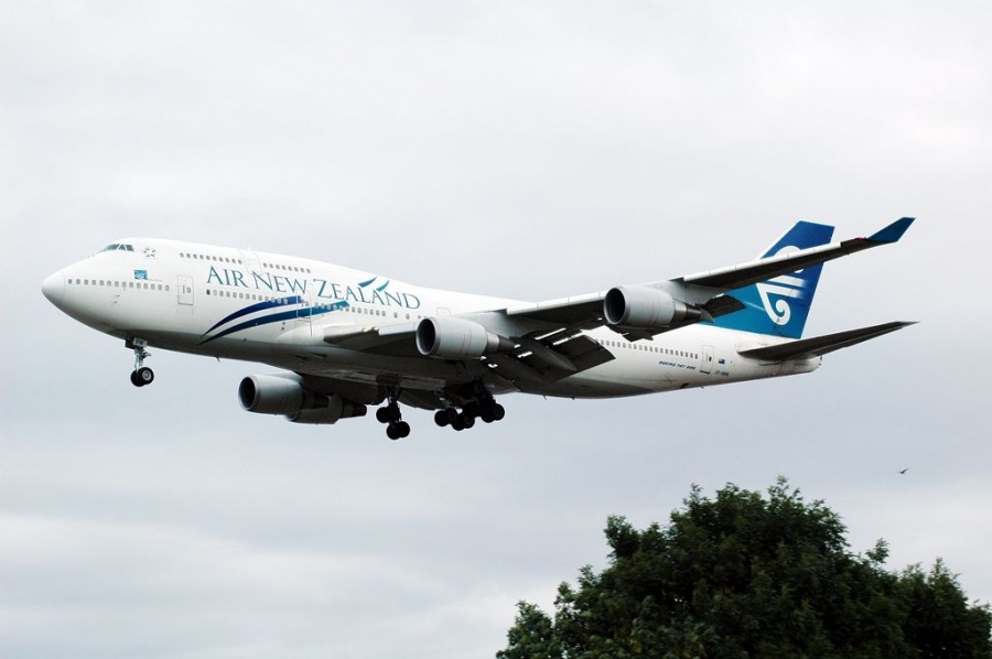 ZK-NBW · Boeing 747-419 · (LHR / EGLL)