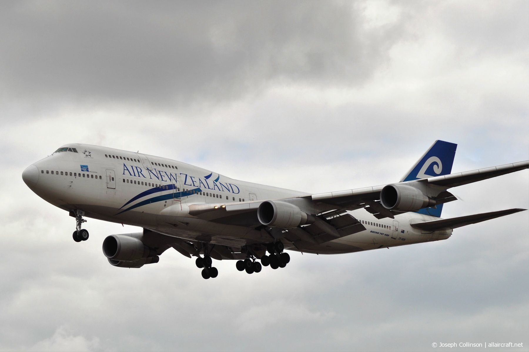 ZK-NBW · Boeing 747-419 · (LHR / EGLL)