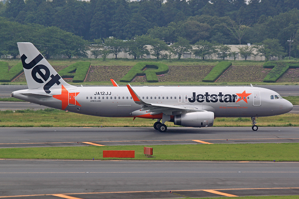 JA12JJ · Airbus A320-232 · (NRT / RJAA)