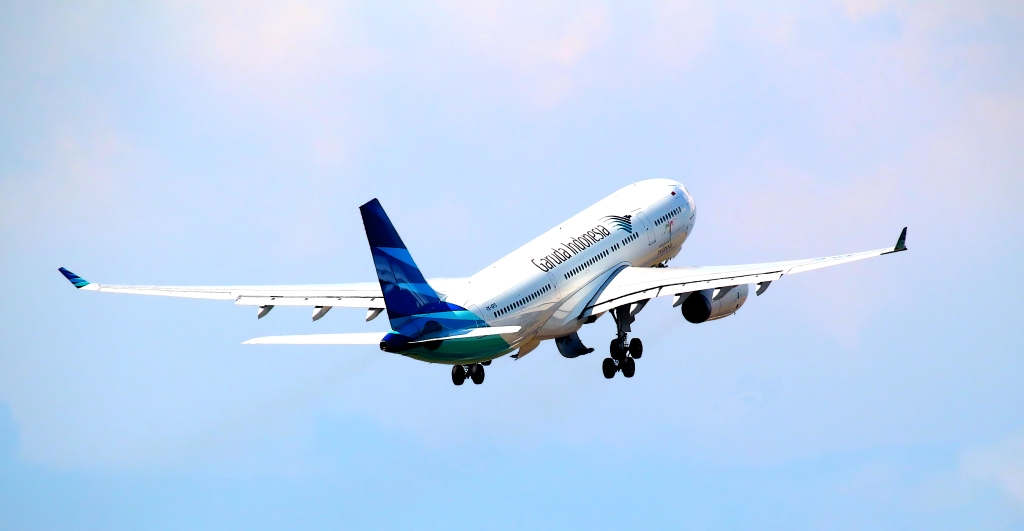 PK-GPS · Airbus A330-243 · (SYD / YSSY)