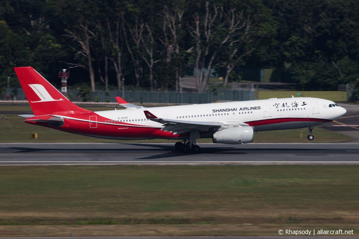 B-6545 · Airbus A330-243 · (SIN / WSSS)