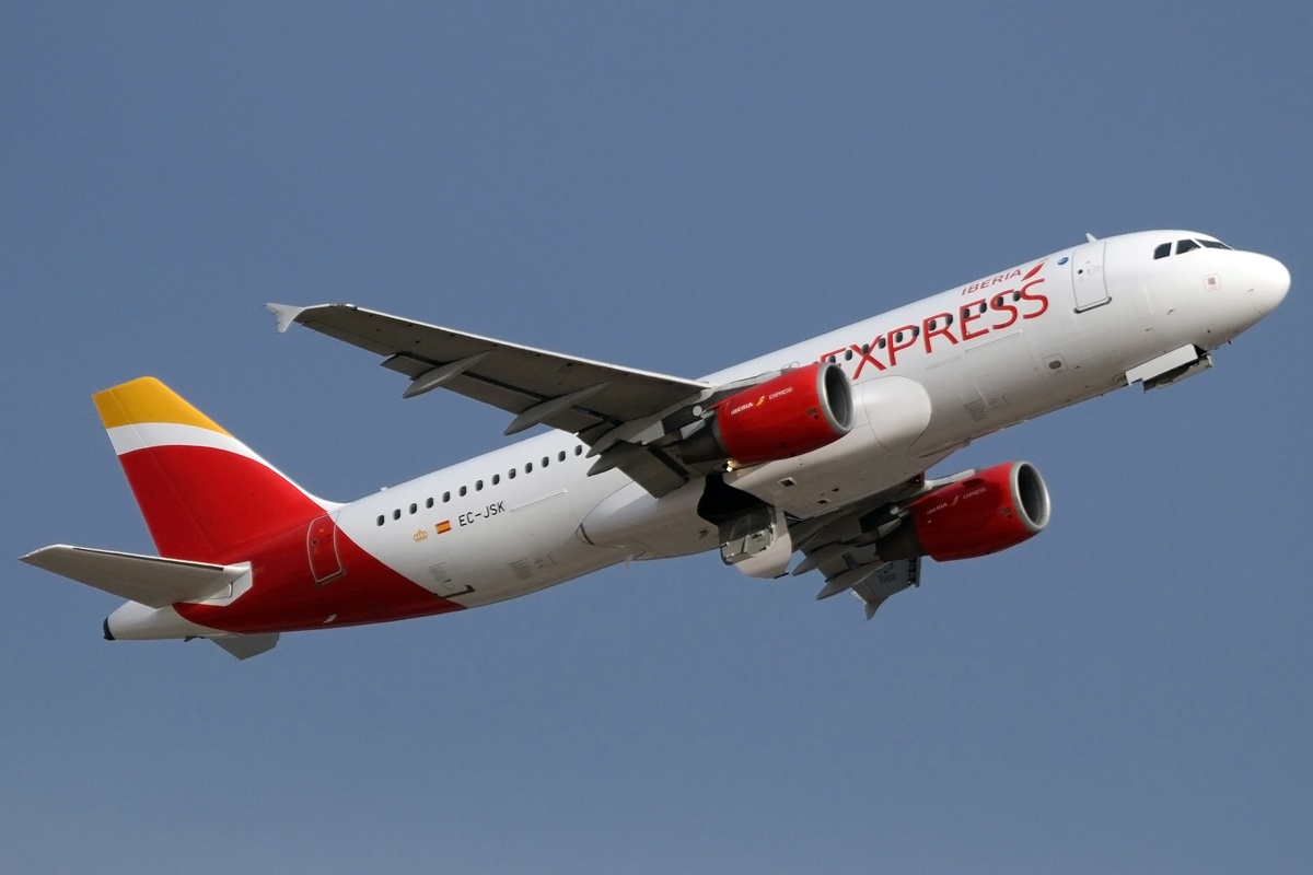 EC-JSK · Airbus A320-214 · (LPA / GCLP)