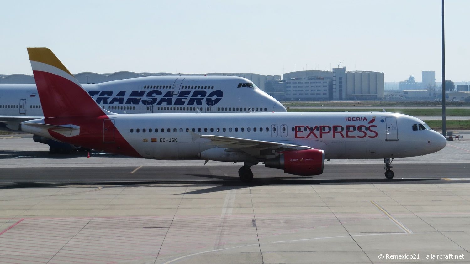 EC-JSK · Airbus A320-214 · (SVQ / LEZL)