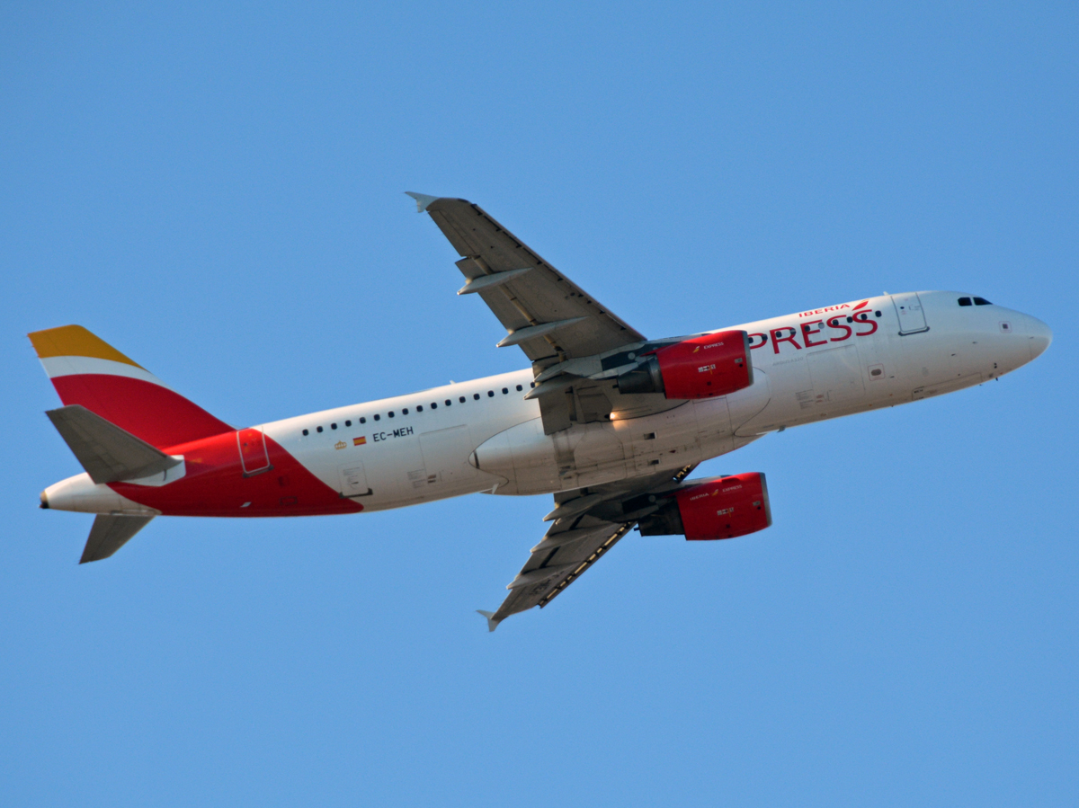 EC-MEH · Airbus A320-214 · (CPH / EKCH)