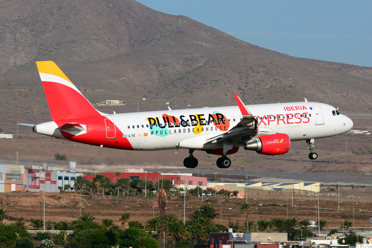 EC-LYE · Airbus A320-216(WL) · (LPA / GCLP)