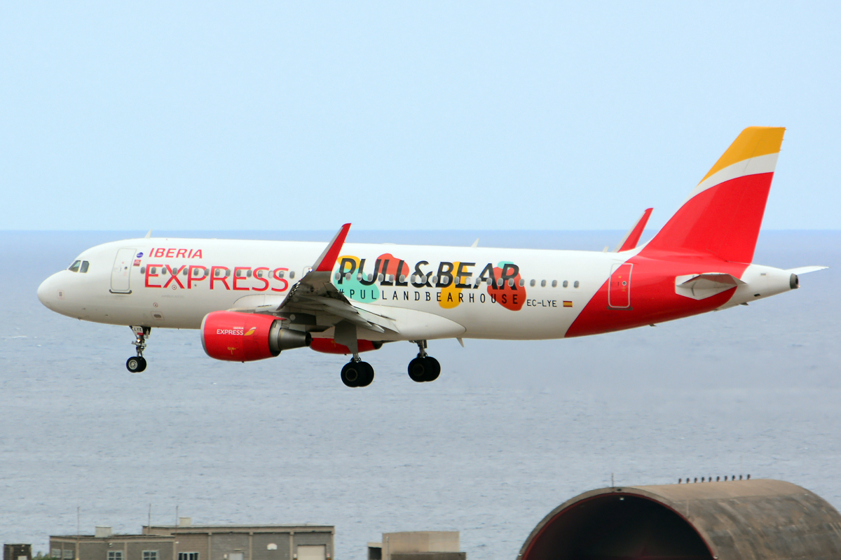 EC-LYE · Airbus A320-216(WL) · (LPA / GCLP)