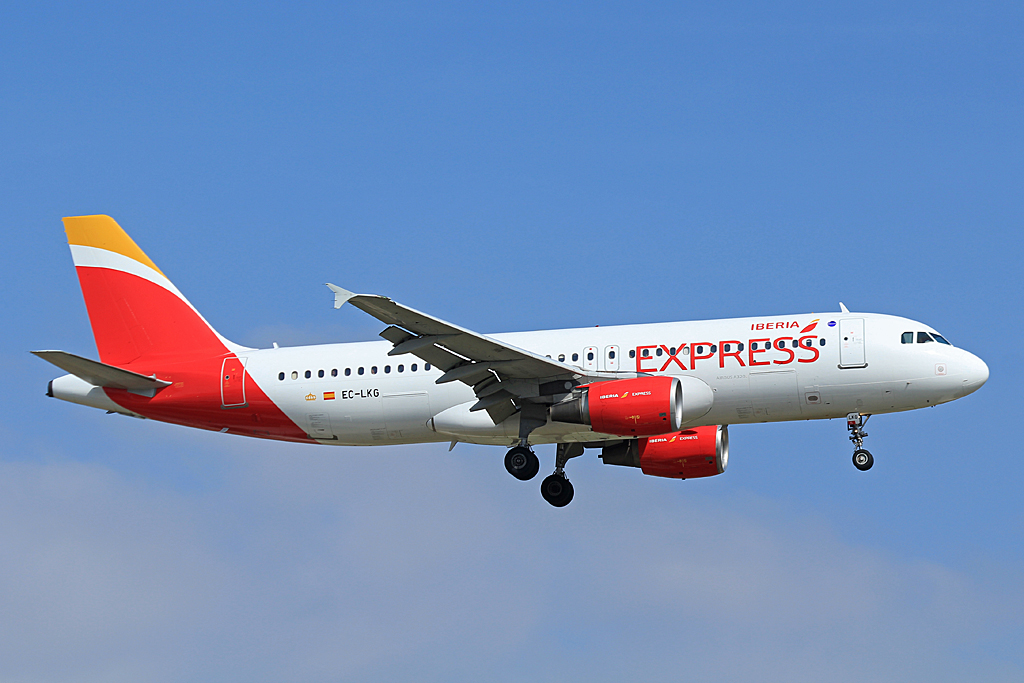 EC-LKG · Airbus A320-214 · (AGP / LEMG)