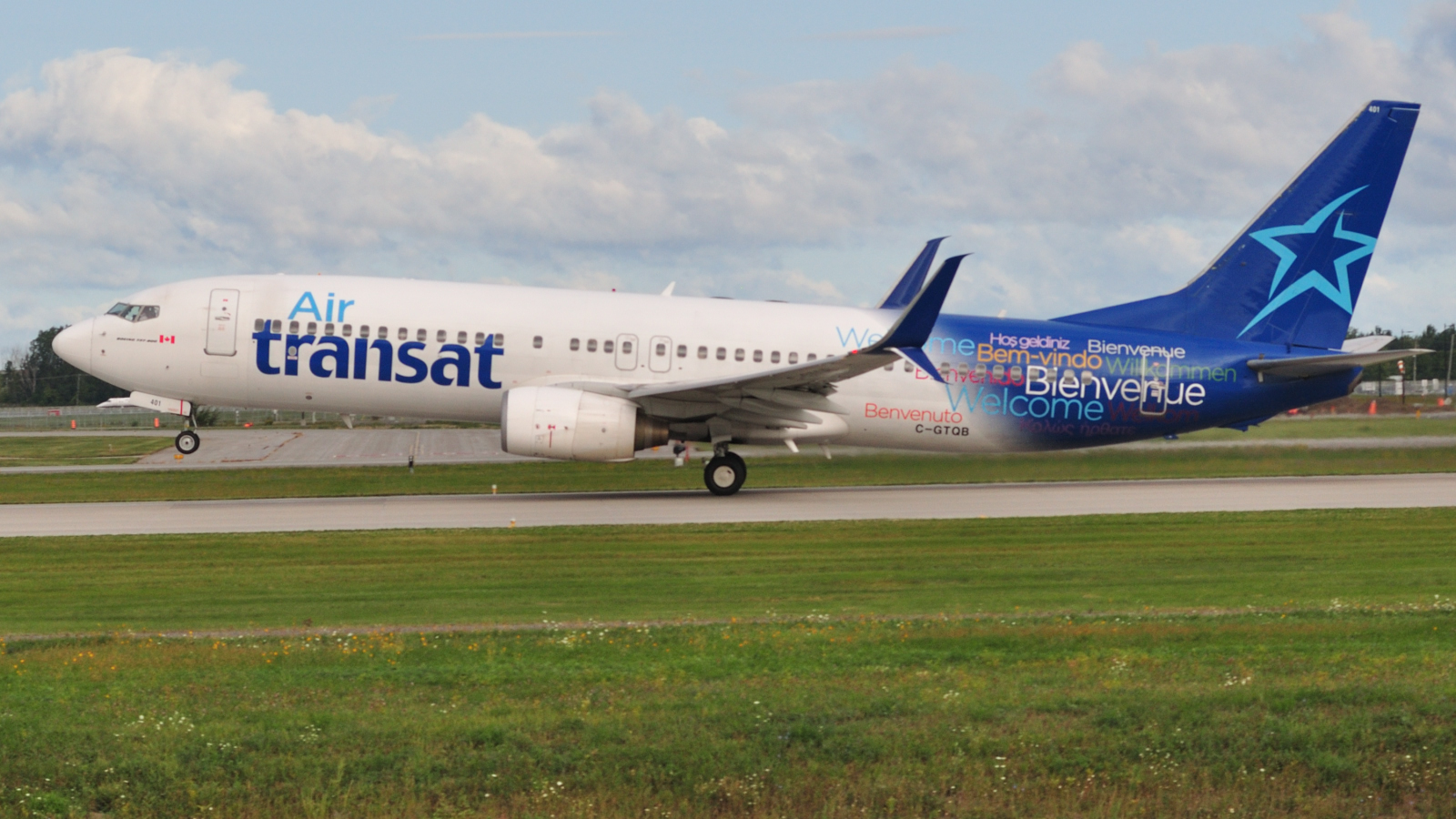 C-GTQB · Boeing 737-8Q8(WL) · (YUL / CYUL)