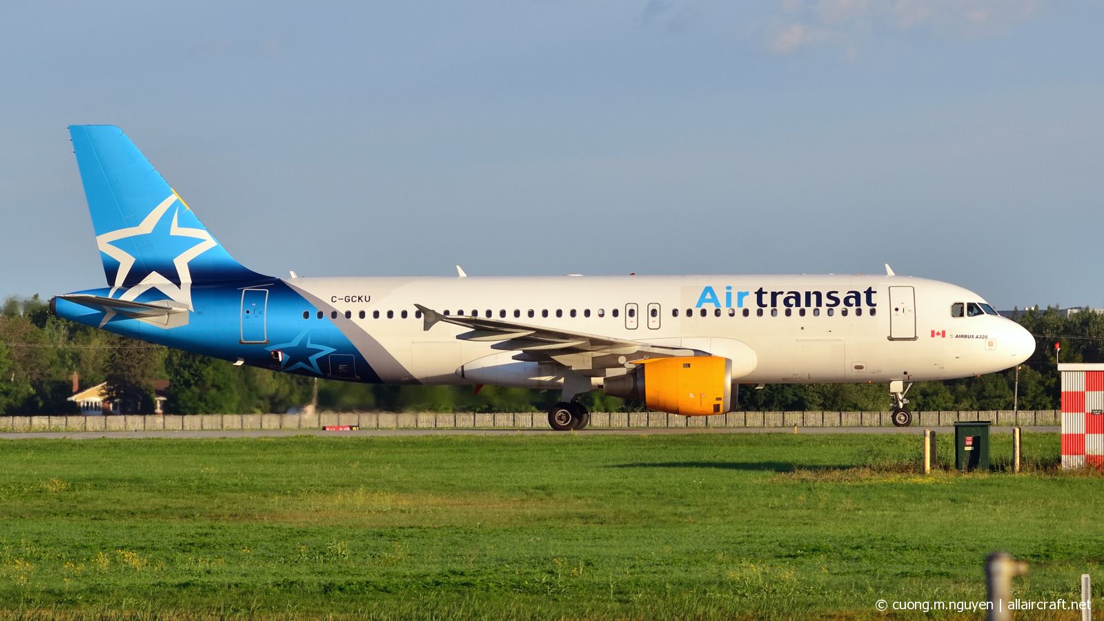 C-GCKU · Airbus A320-212 · (YUL / CYUL)