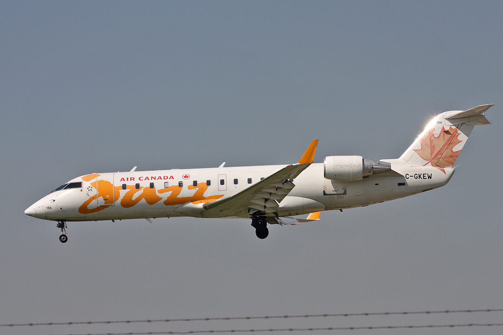 C-GKEW · Bombardier CRJ-200LR · (YYZ / CYYZ)