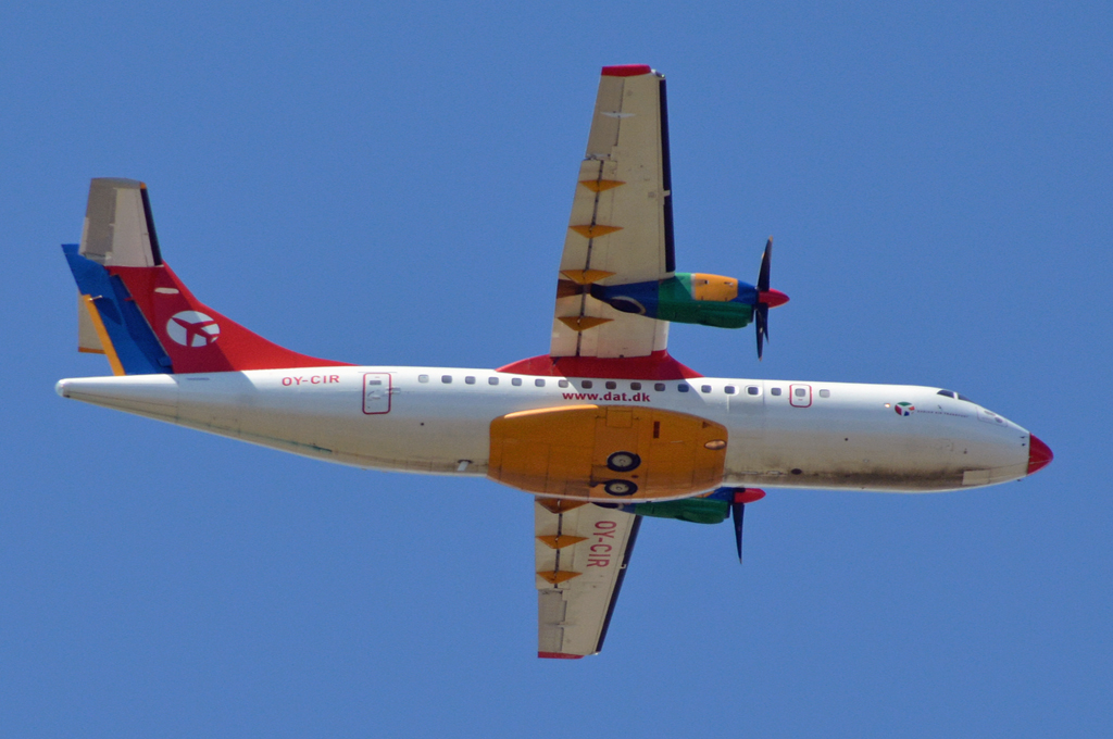 OY-CIR · ATR-42-300 · (CPH / EKCH)