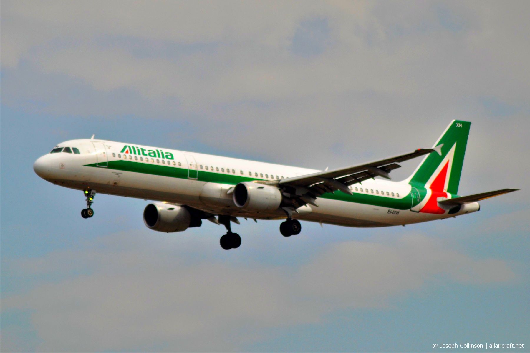 EI-IXH · Airbus A321-112 · (LHR / EGLL)