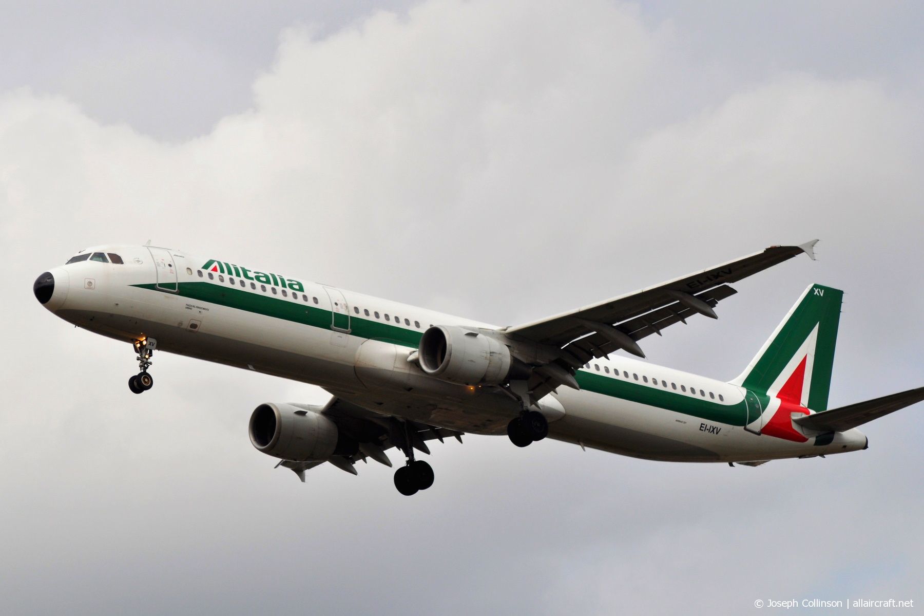 EI-IXV · Airbus A321-112 · (LHR / EGLL)