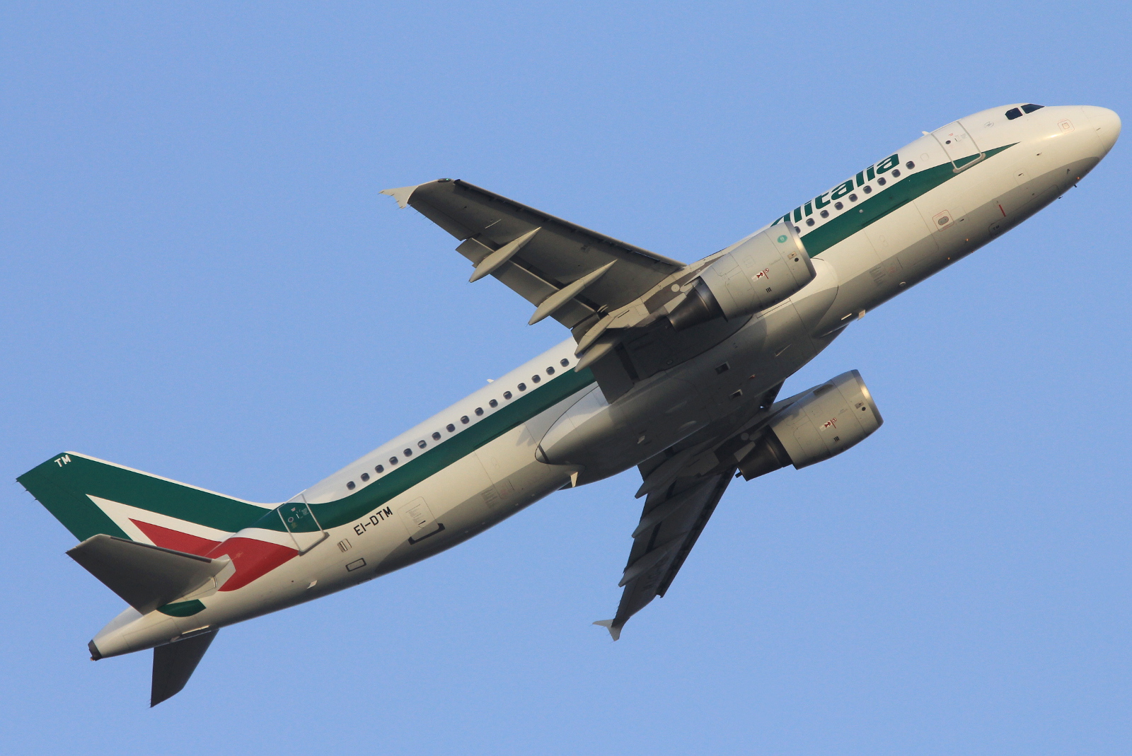 EI-DTM · Airbus A320-216 · (FCO / LIRF)