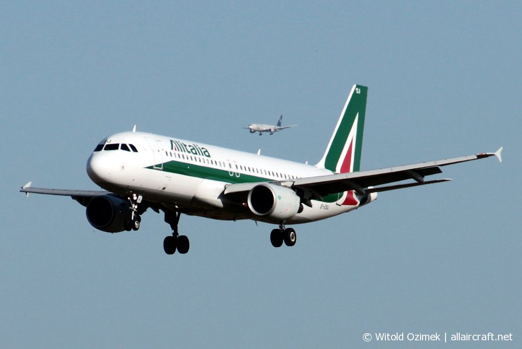 EI-DSJ · Airbus A320-216 · (FCO / LIRF)