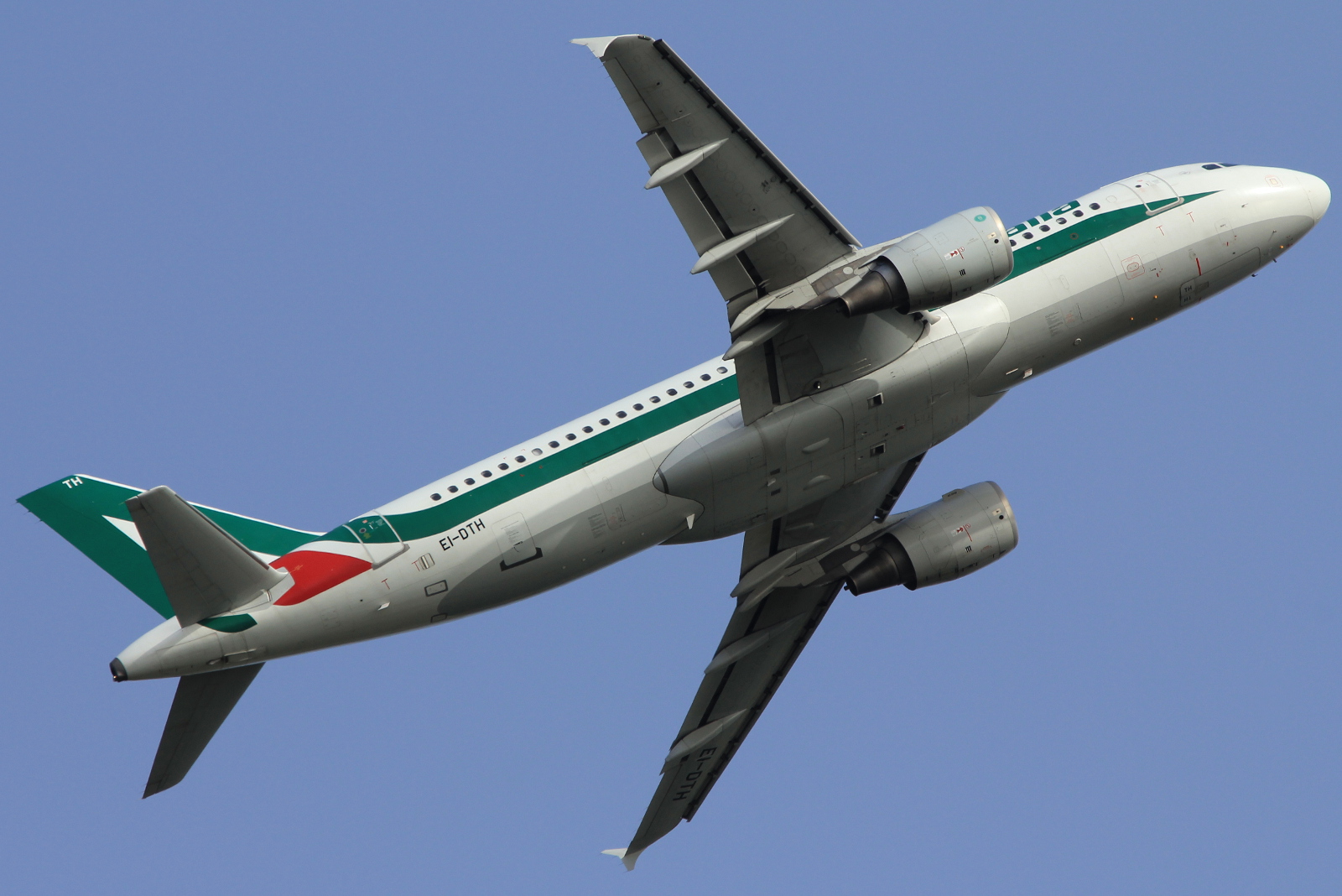 EI-DTH · Airbus A320-216 · (FCO / LIRF)