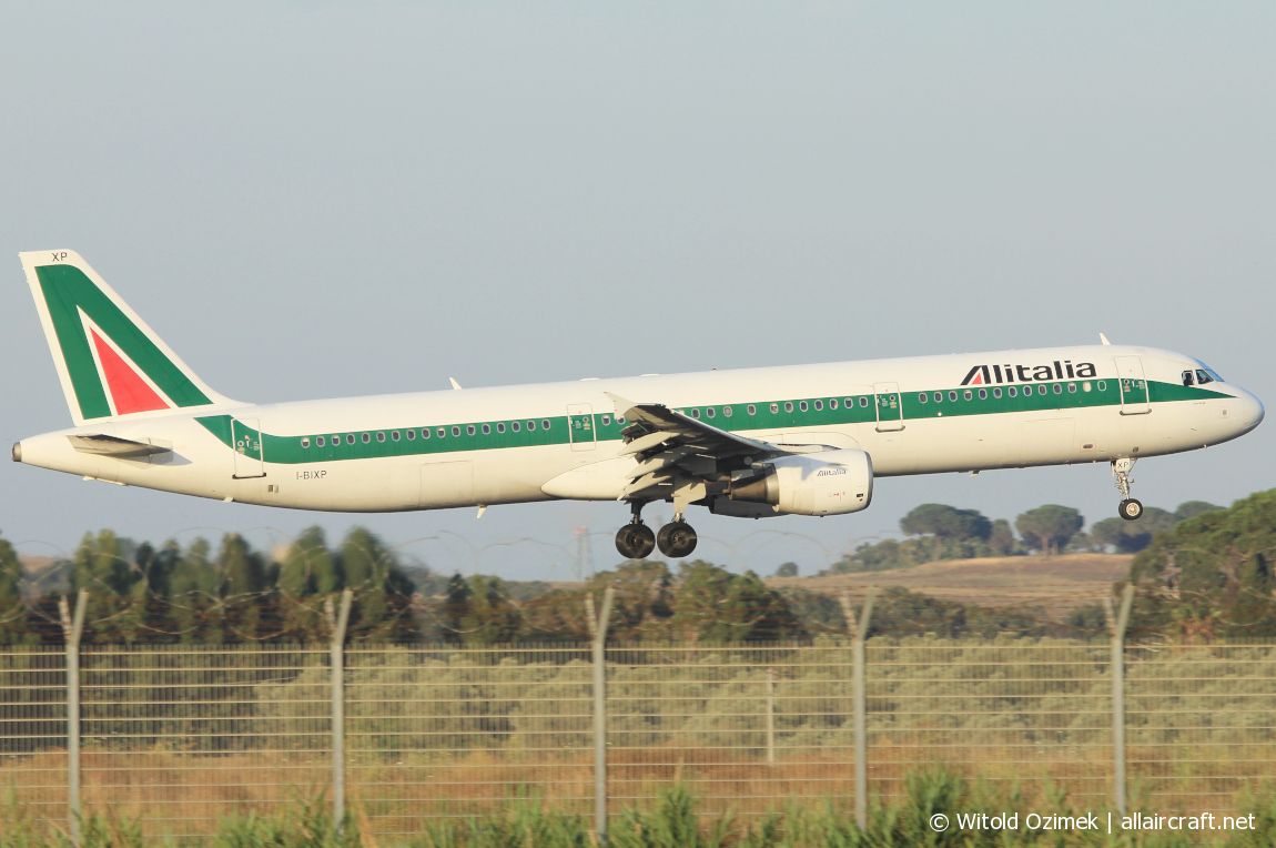 I-BIXP · Airbus A321-112 · (FCO / LIRF)