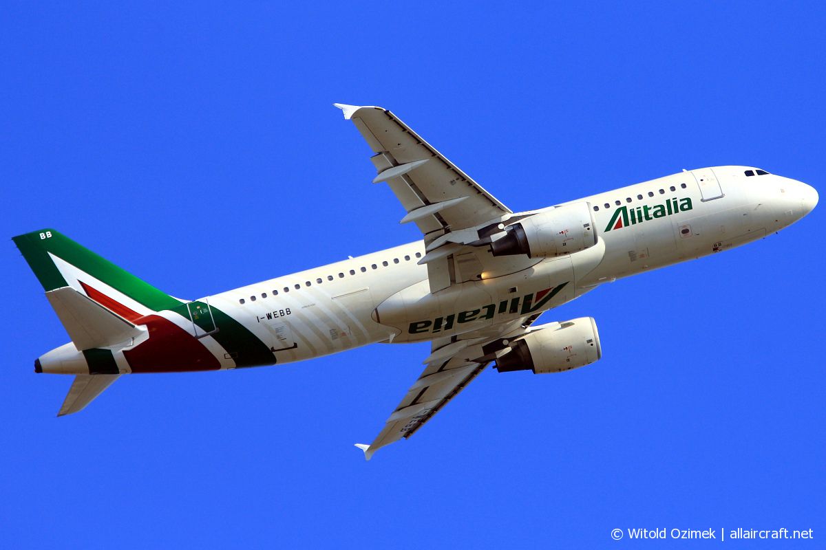 I-WEBB · Airbus A320-214 · (FCO / LIRF)