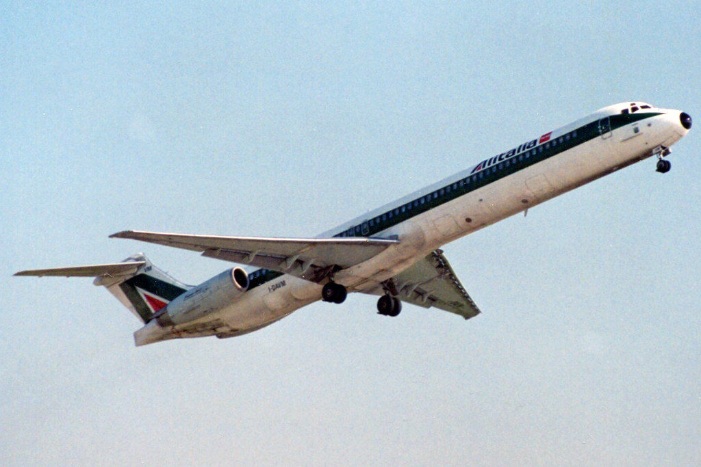 I-DAVM · McDonnell Douglas MD-82 · (LIS / LPPT)