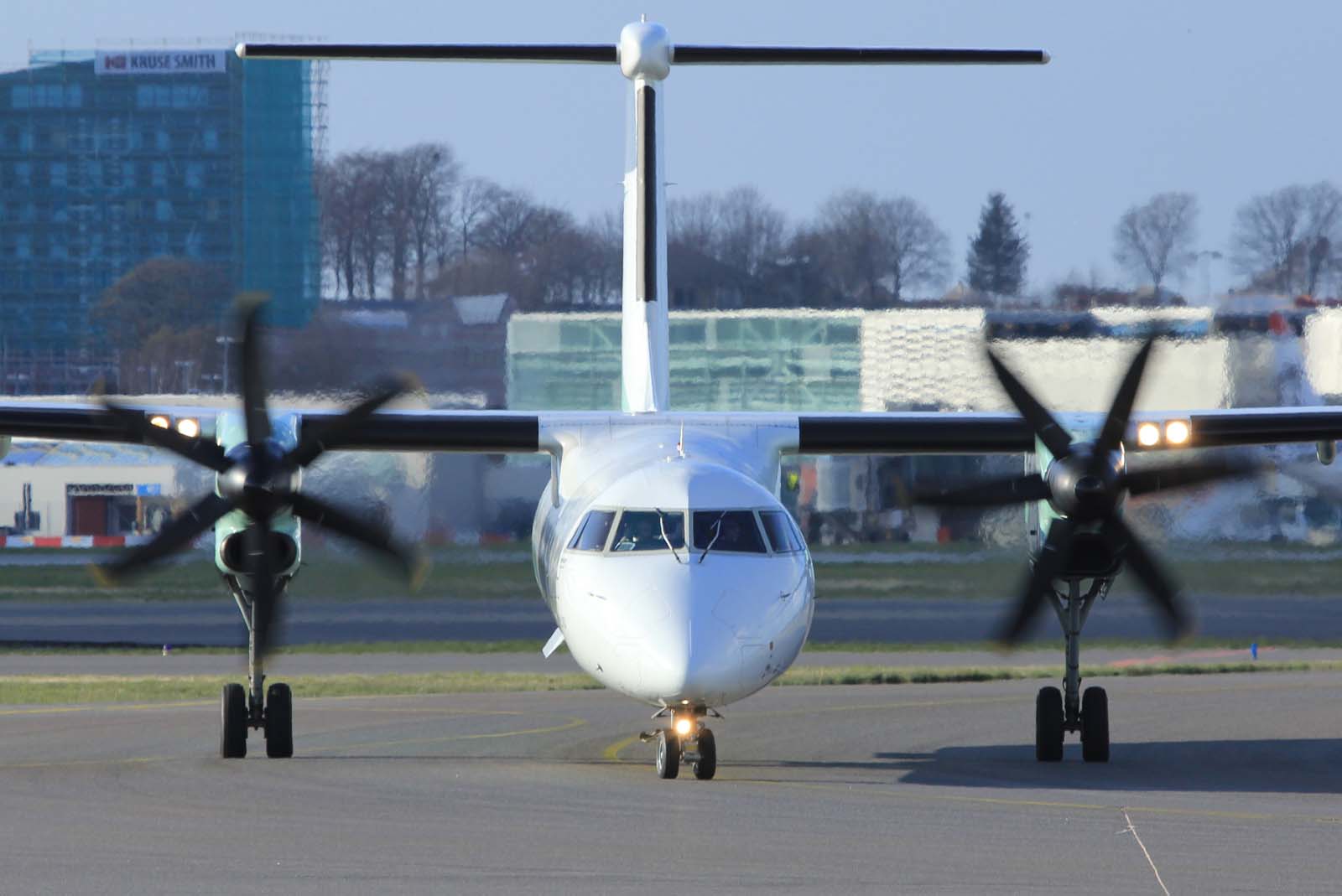 LN-WDK · Bombardier Dash 8-Q402 · (SVG / ENZV)