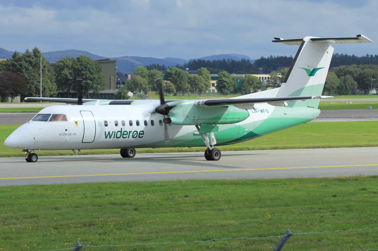 LN-WFS · Bombardier Dash 8-Q311 · (SVG / ENZV)