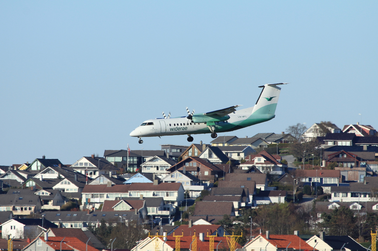 LN-WFC · Bombardier Dash 8-311 · (SVG / ENZV)