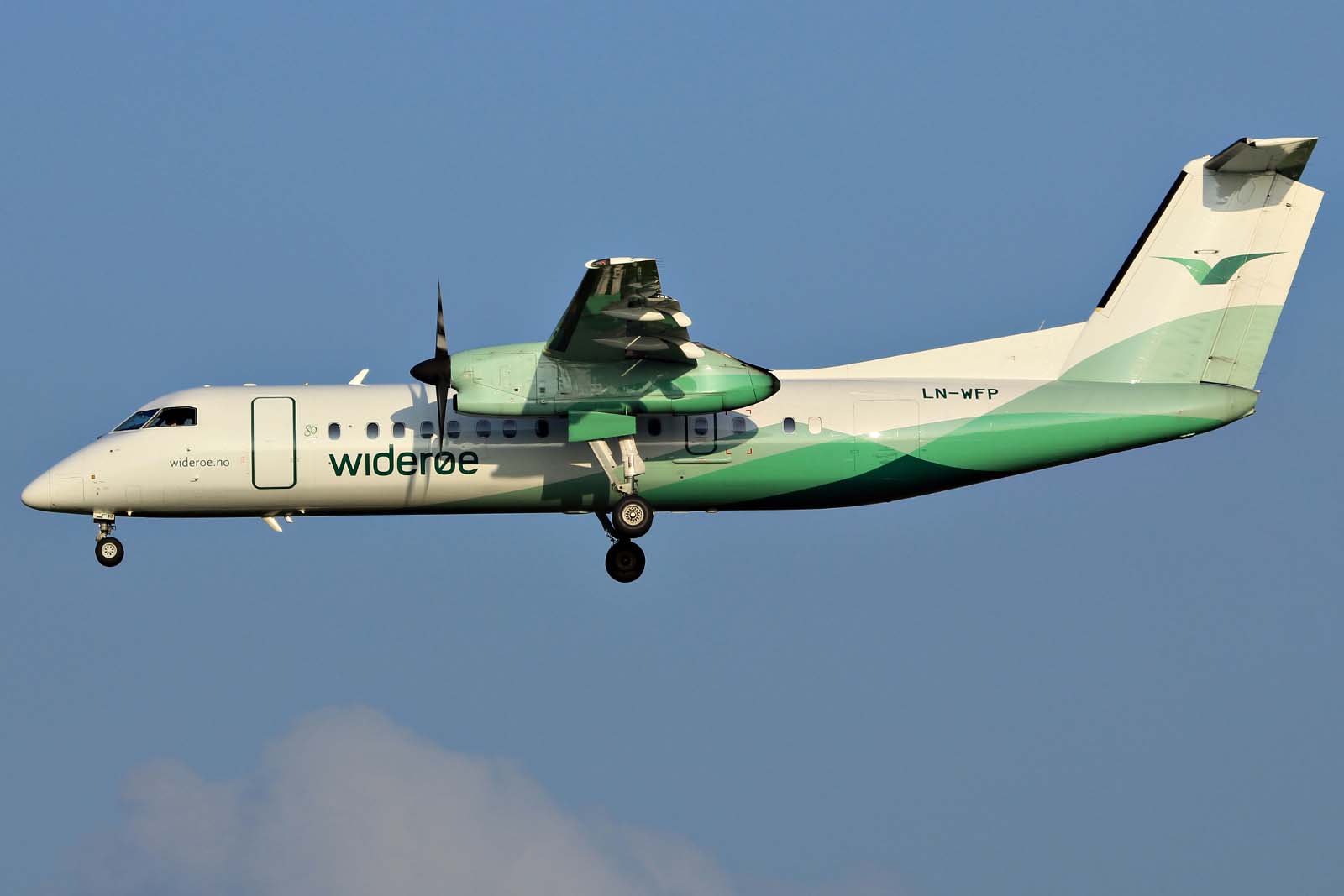 LN-WFP · Bombardier Dash 8-Q311 · (SVG / ENZV)