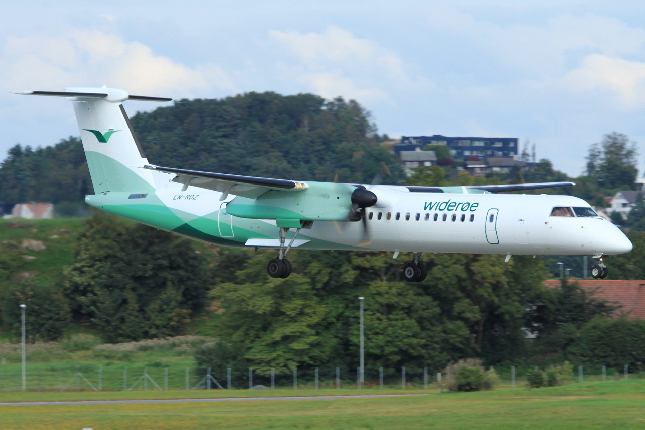 LN-RDZ · Bombardier Dash 8-Q402 · (SVG / ENZV)