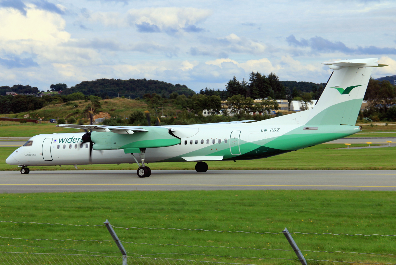 LN-RDZ · Bombardier Dash 8-Q402 · (SVG / ENZV)