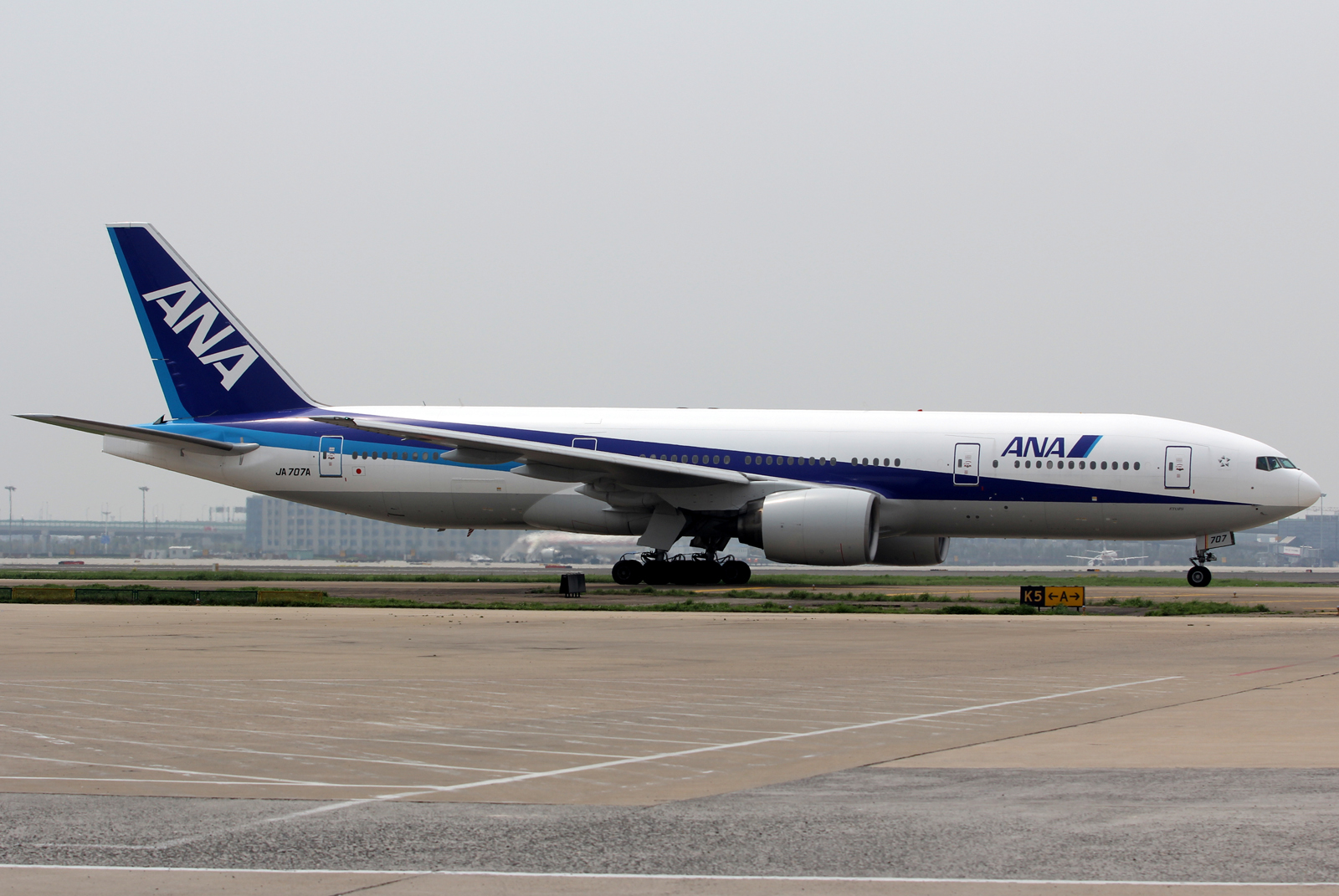 JA707A · Boeing 777-281/ER · (SHA / ZSSS)