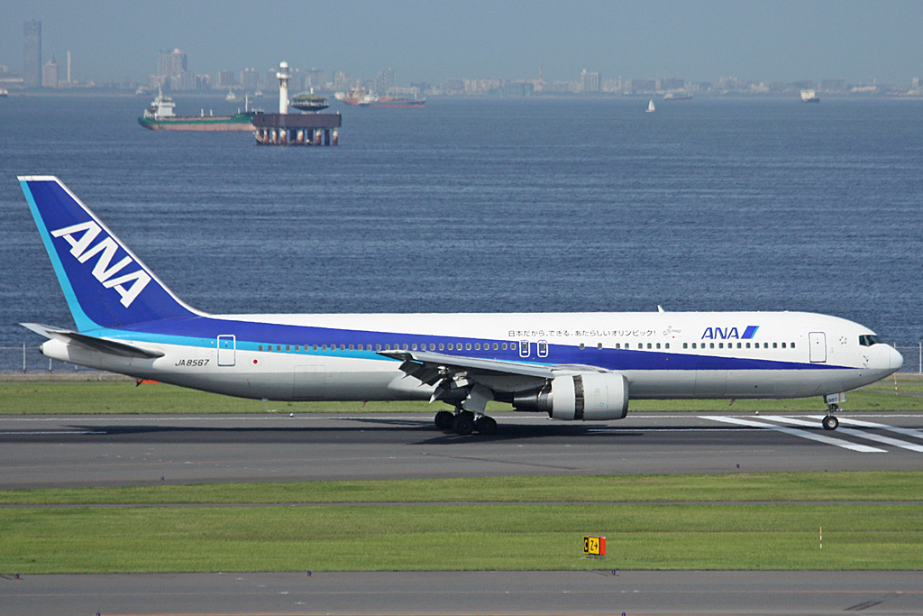 JA8567 · Boeing 767-381 · (HND / RJTT)
