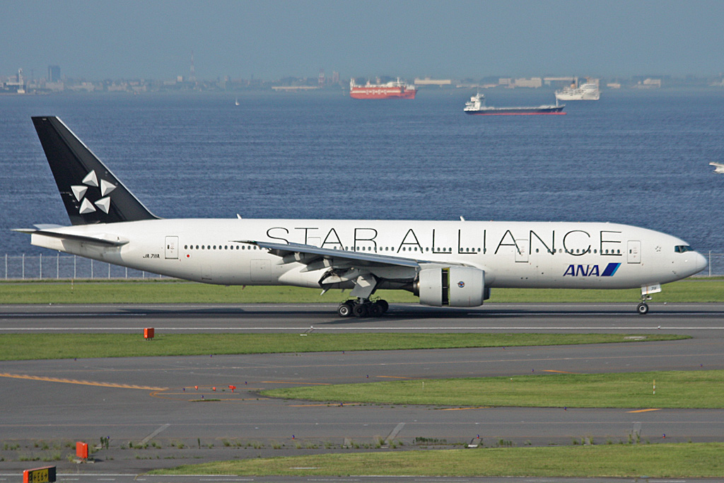 JA711A · Boeing 777-281 · (HND / RJTT)