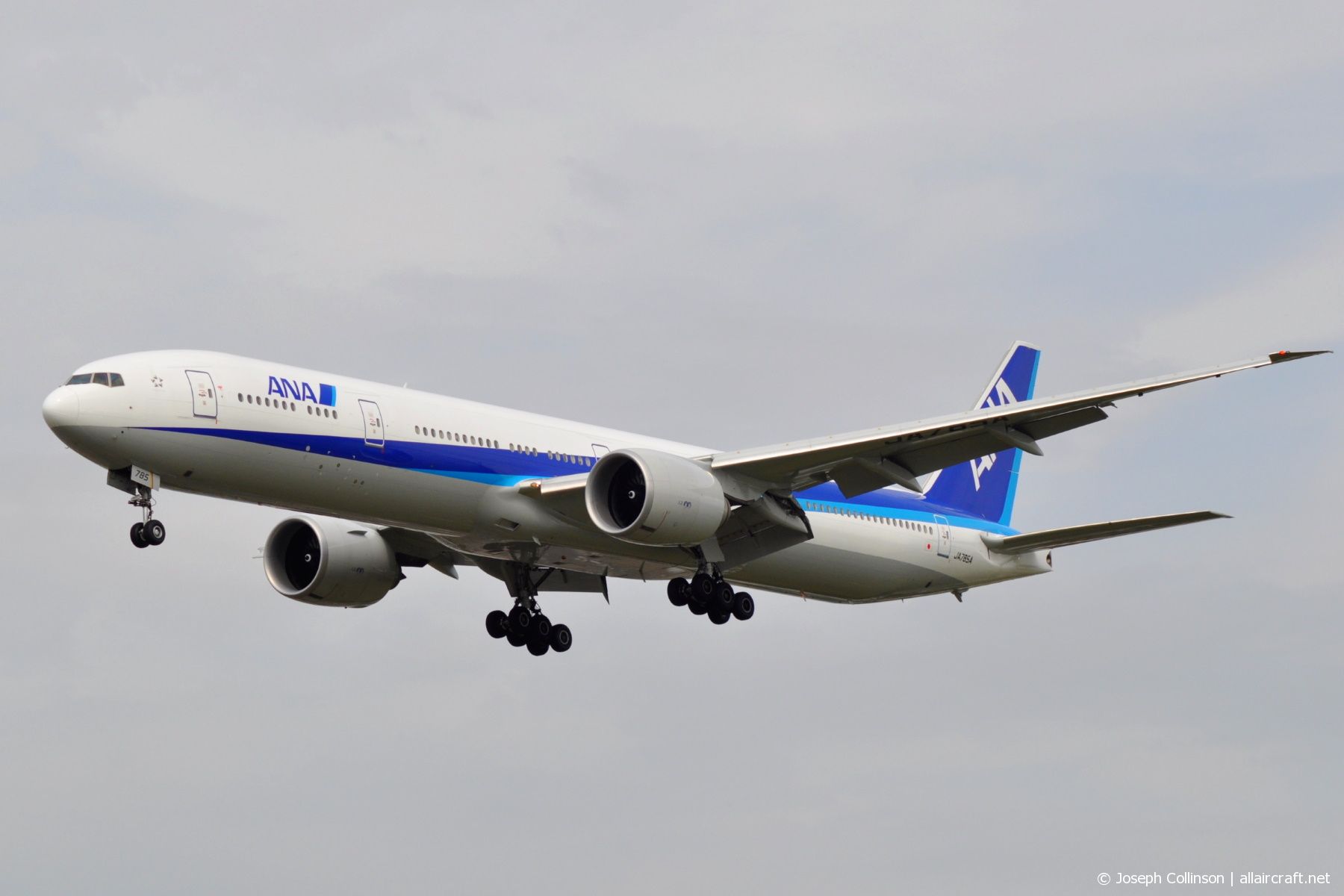 JA785A · Boeing 777-381/ER · (LHR / EGLL)