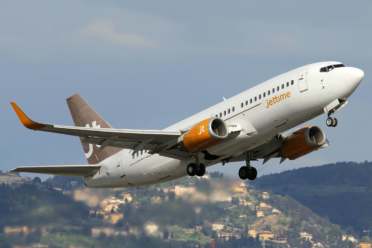 OY-JTE · Boeing 737-3L9 · (FLR / LIRQ)