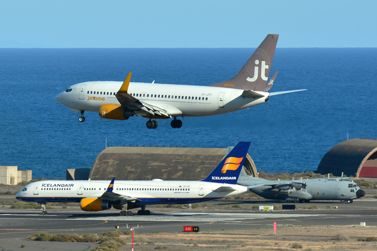 OY-JTT · Boeing 737-73S(WL) · (LPA / GCLP)