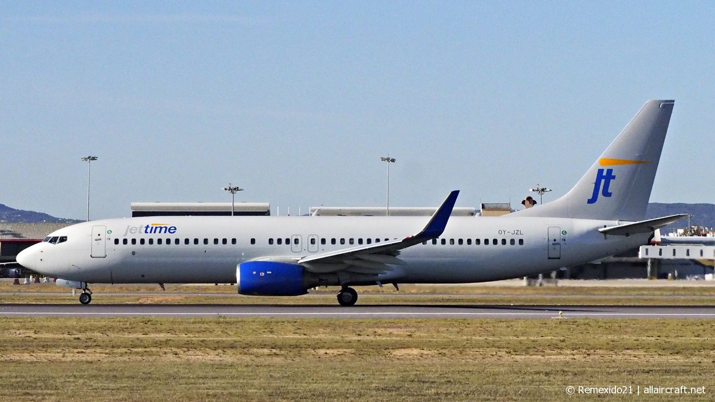 OY-JZL · Boeing 737-804(WL) · (FAO / LPFR)